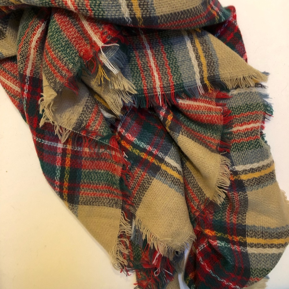 Plaid Patterned Scarf